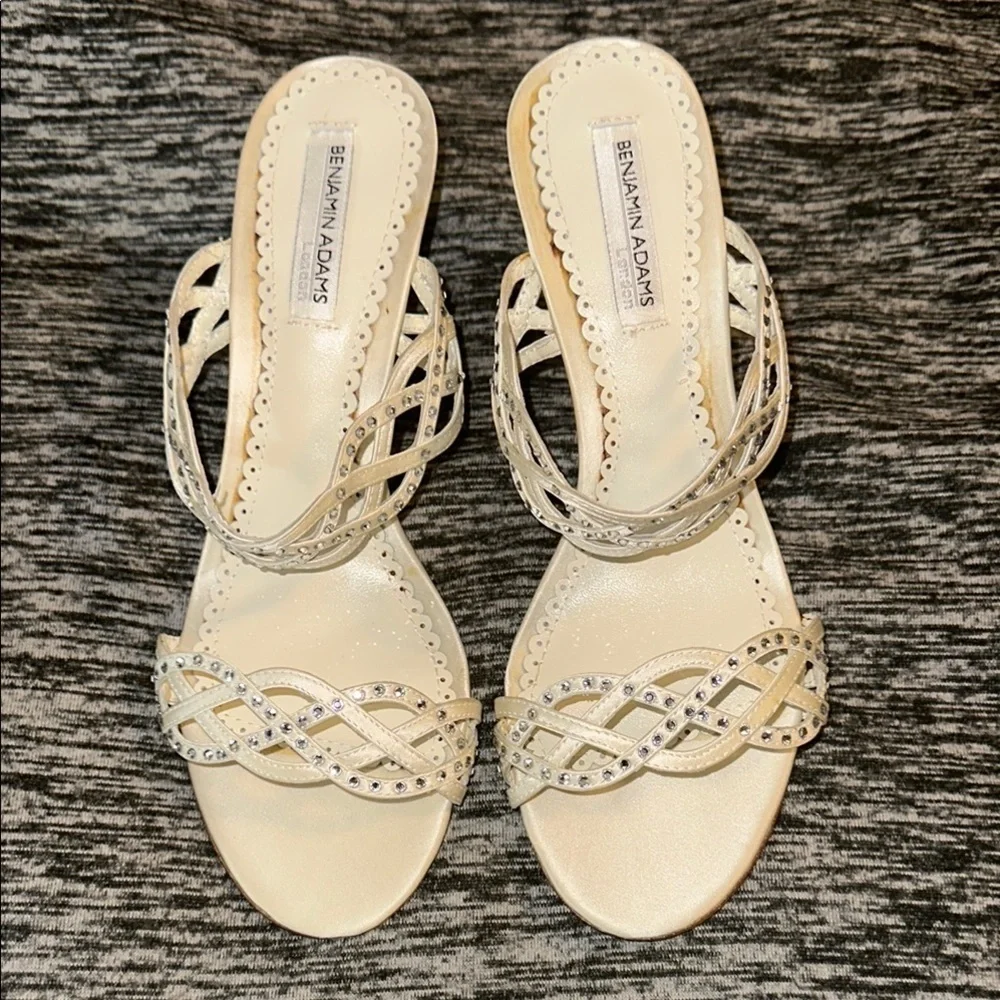 Benjamin Adams London
Womens Ivory Wedding
Open Toe Strappy Heels Size US6 EU36 - Picture 1 of 8